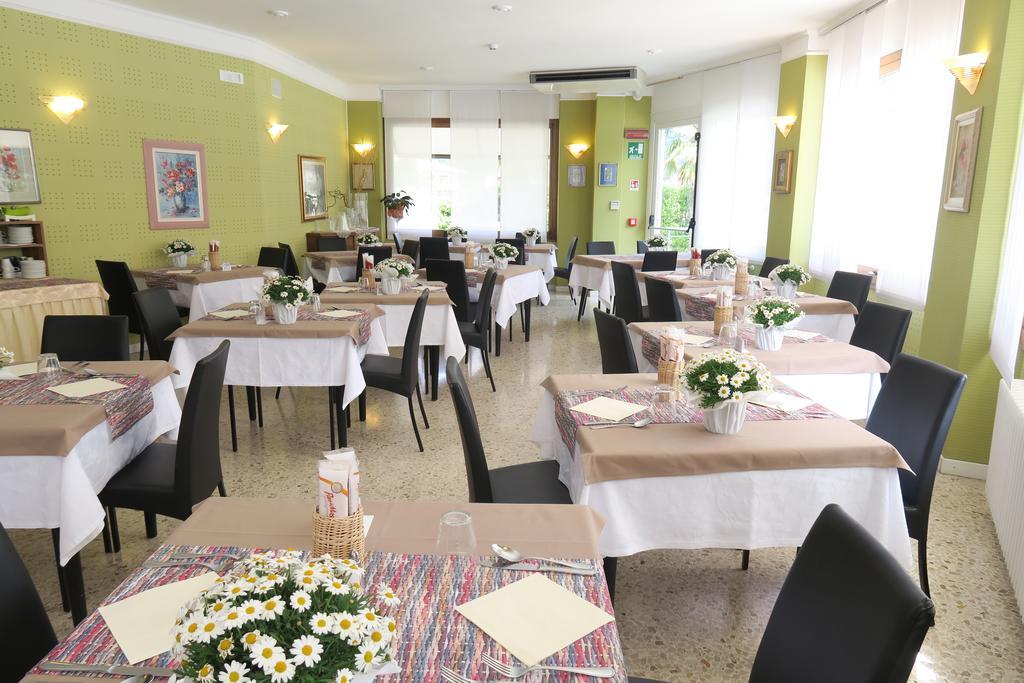 Hotel Angelini Torbole Sul Garda Εξωτερικό φωτογραφία