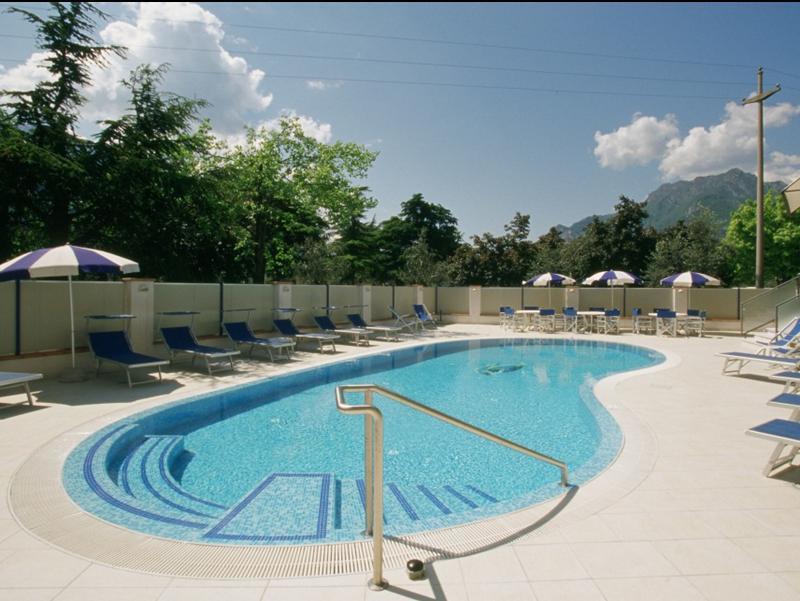 Hotel Angelini Torbole Sul Garda Εξωτερικό φωτογραφία