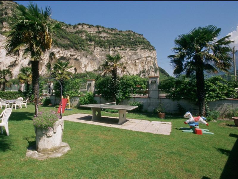 Hotel Angelini Torbole Sul Garda Εξωτερικό φωτογραφία